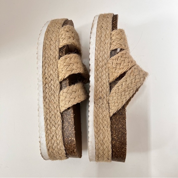 Hata Women’s Priscilla 3 Slip On Beige Sandals 6 - Picture 3 of 7